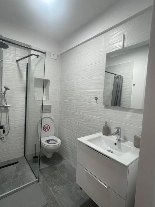 Sky Residence Airport Otopeni 12 Екстериор снимка
